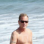 Kiefer Sutherland and Jayjay vom Lundborg-Land (“Otto”) enjoying the beach !!
